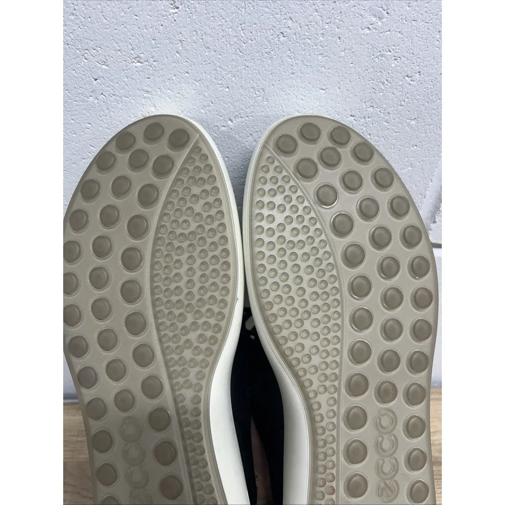 ECCO Soft 7 Runner Black Mesh & Leather Sneakers 38 Shoes Womens 7‎ / Men 5.5